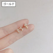 スタッドピアス アシンメトリー レディース アクセサリー ネコ 猫 キャット ねこ プチピアス ミニ 小さめ キラキラ 耳飾り 女性用 左右非対称 魚 サカナ おしゃれ かわいい ギフト プレゼント 贈り物 カジュアル デイリー 普段使い