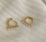 フープピアス レディース サークル リングタイプ 女性用 アクセサリー ゴールドカラー フェイクパール 華やか 高見え 高級感 耳飾り キャッチ不要 おしゃれ かわいい 大人可愛い キュート プレゼント 婦人 パーティー 2次会 結婚式 エレガント 上品 カジュアル 普段使い 誕生日 プレゼント ギフト 贈り物 記念日 お出かけ 婦人用 ファッション小物 オフィス OL 会社