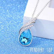 ペンダントトップ ペンダントヘッド ネックレスチャーム レディース 女性 アクセサリー ラインストーン 雫 しずく ドロップ型 ファッション小物 おしゃれ シンプル 上品 きれいめ キュート キラキラ ギフト プレゼント 記念日 お祝い パーティ 誕生日 シルバー