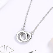 ネックレス ダブルリング アクセサリー レディース 女性用 ラインストーン シルバーカラー ローズゴールド 円形 かわいい おしゃれ ギフト 記念日 誕生日 プレゼント 贈り物 デート 女子会 パーティー お呼ばれ ファッション小物 婦人用 女の子 銀色