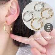 イヤリング ノンホールピアス レディース 女性用 アクセサリー シリコンパッド付き メタル フープ サークル 丸 大ぶり ねじり ゴールドカラー シルバーカラー マット 光沢 存在感 おしゃれ 婦人用 プレゼント 贈り物 ギフト 誕生日 記念日 お出かけ 結婚式 パーティー 2次会 普段使い ファッション小物 耳飾り