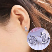 ピアス スタッドピアス レディース アクセサリー アシンメトリー 普段使い かわいい 海 マリン 船 アンカー イカリ 錨 舵輪 舵 シルバーカラー 可愛い おしゃれ 女性 彼女 妻 嫁 大人女子 婦人 ガールズ ギフト 贈り物 母の日
