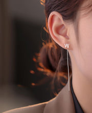 アメリカンピアス 片耳用 1個売り レディース アクセサリー 耳飾り アルファベット ロングピアス 揺れる シルバーカラー シンプル 服飾小物 女性用 婦人用 おしゃれ 記念日 誕生日 贈り物 プレゼント ギフト 外出 お出掛け 普段使い デイリー