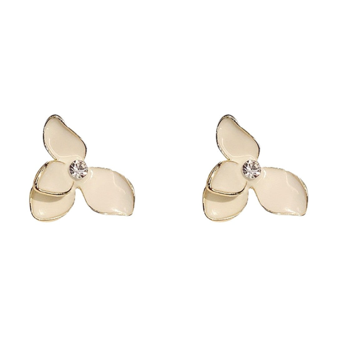 ピアス スタッドピアス レディース 女性 アクセサリー フラワーモチーフ お花 ラインストーン シンプル 上品 きれいめ お洒落 おしゃれ かわいい 普段使い お出かけ ギフト プレゼント 婦人用
