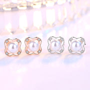 スタッドピアス キャッチピアス レディース 女性 アクセサリー フェイクパール ラインストーン シルバーカラー 小ぶり 耳飾り おしゃれ 上品 可愛い ギフト プレゼント