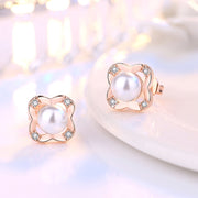 スタッドピアス キャッチピアス レディース 女性 アクセサリー フェイクパール ラインストーン シルバーカラー 小ぶり 耳飾り おしゃれ 上品 可愛い ギフト プレゼント