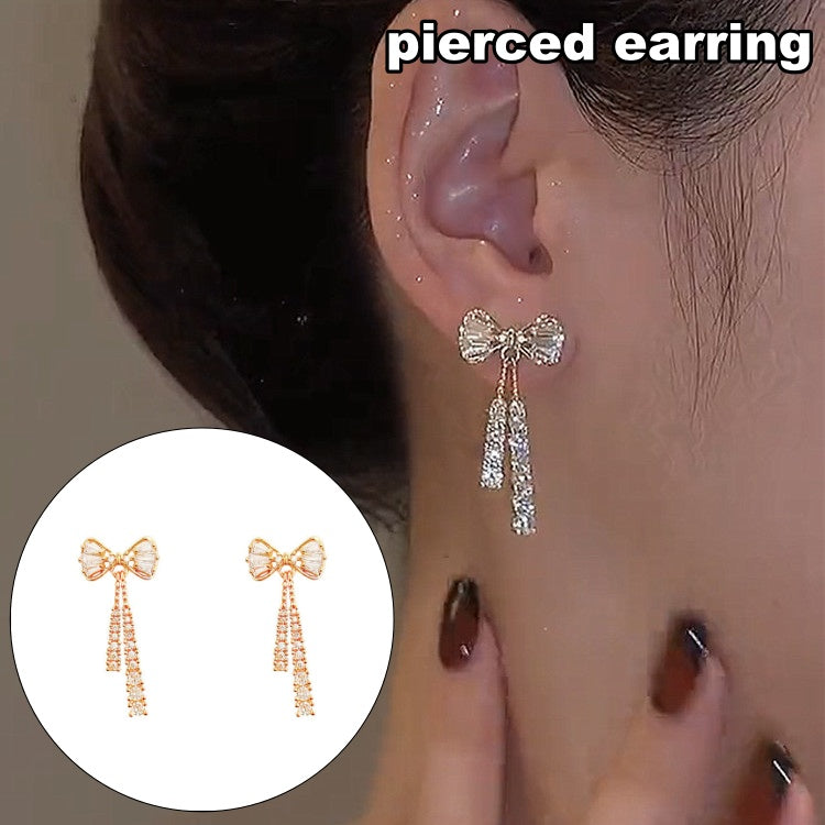 スタッドピアス ピアス レディース 女性 アクセサリー リボン ラインストーン キラキラ お洒落 可愛い かわいい 普段使い デイリー お出かけ デート 耳飾り ギフト プレゼント 婦人用