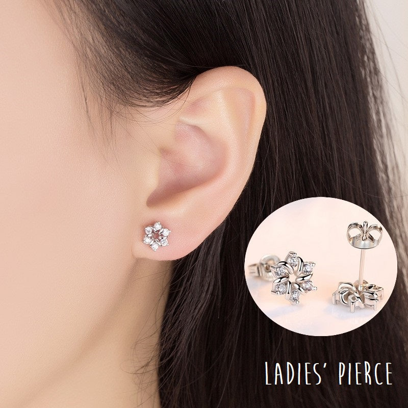 ピアス スタッドピアス 耳飾り 両耳用 レディース 女性 アクセサリー ファッション小物 ラインストーン 花 フラワー おしゃれ きれいめ 上品 キラキラ かわいい シンプル お出かけ ギフト プレゼント 誕生日 記念日 パーティ 結婚式 フォーマル 銀色