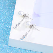 バックキャッチピアス スタッドピアス レディース アクセサリー 耳飾り フェイクパール ラインストーン 花 フラワー 可愛い おしゃれ 大人女子 女性用 婦人 ギフト 記念日 誕生日 贈り物 プレゼント 外出 お出掛け デート ファッション小物 服飾小物