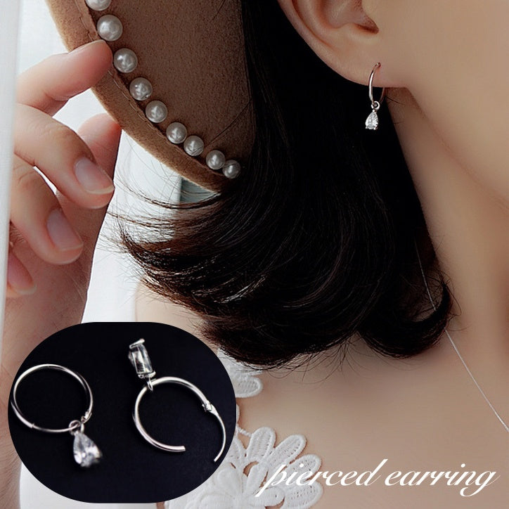 ピアス フープピアス リングピアス レディース 女性 アクセサリー ラインストーン 揺れる シンプル きれいめ お洒落 おしゃれ かわいい 普段使い パーティ お出かけ 耳飾り ギフト プレゼント 婦人用