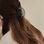 ヘアクリップ バンスクリップ 髪留め レディース 女性用 ヘアアクセサリー 髪飾り シンプル 無地 楕円型 おしゃれ カジュアル まとめ髪 ヘアアレンジ ファッション雑貨 普段使い 通勤スタイル カラバリ豊富