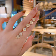 ピアス 3点セット 3ペア レディース 女性用 アクセサリー 耳飾り ストーン スクエア 四角 トライアングル 三角 ラウンド 丸型 ゴールドカラー 可愛い オシャレ 上品 プレゼント ギフト