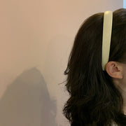 カチューシャ レディース ヘアアクセサリー フェイクレザー PUレザー シンプル 無地 きれいめ かわいい おしゃれ ヘアアレンジ 大人かわいい ヘアバンド 女性 大人女子