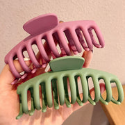 バンスクリップ ヘアクリップ 髪留め レディース 女性 ヘアアクセサリー ファッション雑貨 横長 幅広 大きめ 無地 マットカラー ブラック ピンク ネイビー グリーン フェミニン ガーリー 可愛い キュート おしゃれ