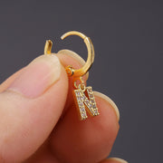 ピアス フープピアス 単品 片耳用 1個 アクセサリー レディース 女性用 ラインストーン 金色 英字 アルファベット リングピアス 小さめ かわいい おしゃれ シンプル ギフト 記念日 誕生日 プレゼント 贈り物 ファッション小物