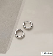 フープピアス リングピアス レディース 女性 アクセサリー 中折れ 上品 シンプル 定番 きれいめ カジュアル デイリー 普段使い プレゼント ギフト 贈り物 お祝い 記念日 誕生日 デート 女子会 パーティー 入学 卒業 結婚式 通勤 オフィス お出かけ お呼ばれ ファッション小物 かわいい おしゃれ 大人女子 フェミニン 婦人 シルバーカラー ブラック