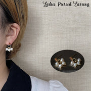 ピアス スタッドピアス 両耳用 レディース 女性 アクセサリー 耳飾り フェイクパール ラインストーン 揺れる ゆらゆら シンプル かわいい 上品 華奢 キュート ガーリー 定番 おしゃれ プレゼント ギフト 記念日 フォーマル パーティ お出かけ 金色