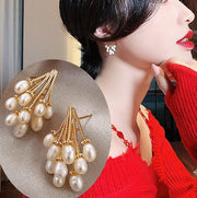 スタッドピアス レディース 女性用 アクセサリー ゴールドカラー フェイクパール 豪華 華やか 高見え 上品 エレガント カジュアル おしゃれ キュート 大人可愛い かわいい 存在感 耳飾り 普段使い 婦人 普段使い ファッション小物 プレゼント 贈り物 ギフト 誕生日 記念日 お出かけ プチギフト パーティー 2次会 結婚式 フォーマル