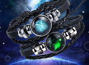 レザーブレスレット 合皮 男女兼用 メンズ レディース アクセサリー 腕輪 12星座 光る 蓄光 チャーム 編み込み 3連 紐 夜光 ひも 重ね付け風 アジャスター付き サイズ調整 長さ調節可能 円形 ラウンド型 デイリー 普段使い おしゃれ カジュアル 男性 女性 彼氏 彼女 夫 妻 友達 カップル 夫婦 お揃い プレゼント ギフト 贈り物 誕生日 記念日 父の日 母の日