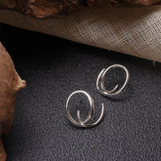 ピアス スタッドピアス ツイスト 不規則デザイン アクセサリー 女性 レディース お洒落 こなれ感 お出掛け 普段使い シンプル 上品 アクセント ご褒美 プレゼント シルバー ゴールド