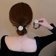 ヘアゴム シュシュ 髪ゴム レディース 女性 婦人 ヘアアクセサリー ファッション小物 フェイクパール 鈴 髪飾り まとめ髪 かわいい おしゃれ ブラック 黒 ブラウン 茶 仕事 普段使い ビジュー 大人 キチンと感