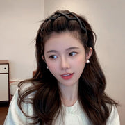 カチューシャ 折りたたみ 伸縮 レディース ヘアアクセサリー 折り畳み コンパクト 持ち運び 携帯 髪飾り ヘアアレンジ 髪留め シンプル 単色 女性用 おしゃれ かわいい 便利
