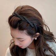 カチューシャ 折りたたみ 伸縮 レディース ヘアアクセサリー 折り畳み コンパクト 持ち運び 携帯 髪飾り ヘアアレンジ 髪留め シンプル 単色 女性用 おしゃれ かわいい 便利