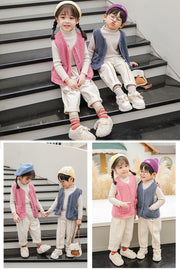 ボアベスト 子供服 キッズ もこもこ ふわふわ フリース シープボア 裏ボア 防寒 秋冬 暖かい 前開き 無地 シンプル アウター 裏起毛 あったか 厚手 保温 Vネック ジップアップ ファスナー ポケット ノースリーブ 袖なし カジュアル 普段着 ベビー ジュニア 子ども こども 女の子 男の子 女児 男児 春 80 90 100 110 120 130 140 150cm