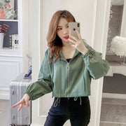 ジップアップジャケット ジャンパー レディース 女性 上着 アウター フード付き フーディ パーカー 丈短め グリーン ホワイト 無地 かわいい おしゃれ ファスナー