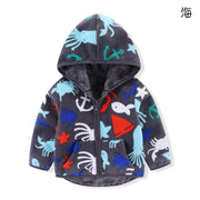 ジャケット 子ども服 キッズ 女の子 男の子 アウター 上着 長袖 ジップアップ フード付き ポケット付き 裏起毛 総柄 恐竜 ハート ネコ 猫 動物 アニマル 可愛い キュート カジュアル ポップ 防寒 暖か ぽかぽか 秋 冬