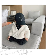 フリースジャケット 長袖 キッズ ベビー 子供服 女の子 男の子 女児 男児 子ども服 アウター ジップアップ 立襟 ハイネック 前開き ソリッドカラー ふわふわ もこもこ あったか 暖かい 防寒 寒さ対策 冬 可愛い おしゃれ カジュアル 普段着 デイリー 外出 お出掛け 小学校 登園 通園 通学 お揃い