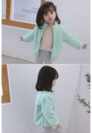 フリースジャケット 長袖 キッズ ベビー 子供服 女の子 男の子 アウター ジップアップ スタンドカラー 立襟 前開き ソリッドカラー もこもこ あったか 暖かい 寒さ対策 防寒 冬 可愛い おしゃれ カジュアル 女児 男児 こども服 普段着 デイリー 外出 お出掛け 通園 通学
