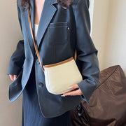 ショルダーバッグ ミニショルダー ポシェット レディース 女性 婦人 スマホポーチ ミニバッグ 小さめ ジッパー ファスナー バッグ 鞄 かばん カバン 斜めがけ お洒落 可愛い お出掛け コンパクト 上品 旅行