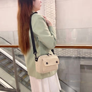 ショルダーバッグ レディース 女性用 鞄 かばん カバン 肩掛け 斜め掛け スクエア コーデュロイ ジッパー ファスナー シンプル 単色 おしゃれ かわいい カジュアル デイリー 普段使い お出かけ メンズ ユニセックス 男女兼用