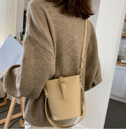 2wayバッグ ショルダーバッグ ハンドバッグ ポシェット フェイクレザー レディース 女性 シンプル おしゃれ コンパクト ミニ カバン クロスボディ 斜め掛け 長さ調整可能 ストラップ取り外し可能 鞄 小さめ 小物入れ 婦人用