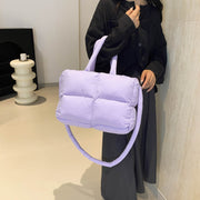 ショルダーバッグ ハンドバッグ 2wayバッグ レディース 女性用 鞄 カバン ダウン風 手提げ 肩掛け 斜め掛け 無地 単色 ファスナー ユニーク お出かけ カジュアル