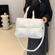ショルダーバッグ ハンドバッグ 2wayバッグ レディース 女性用 鞄 カバン ダウン風 手提げ 肩掛け 斜め掛け 無地 単色 ファスナー ユニーク お出かけ カジュアル