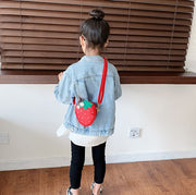 ポシェット ショルダーバッグ キッズ 子ども用 子供用 女の子 男の子 鞄 かばん 小型 小さめ コンパクト イチゴ 苺 フェイクレザー チャック ジッパー ナスカン レッド ピンク ブラック ポップ カジュアル かわいい キュート おしゃれ