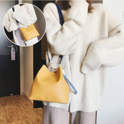 2wayバッグ ショルダーバッグ ハンドバッグ レディース バケットバッグ 鞄 かばん カバン ワンショルダー バケツ型 巾着袋付き マグネットボタン ショルダーストラップ ハンドストラップ おしゃれ かわいい 通勤 オフィス 肩掛け 女性用 婦人用