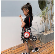 ポシェット ショルダーバッグ 鞄 キッズ 子供用 女の子 カバン 肩掛け 斜め掛け レザー調 ファスナー フラワー 丸型 ラウンド型 可愛い おしゃれ 小物入れ 女子 こども用 お出かけシーン