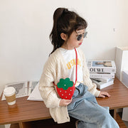 ポシェット ショルダーバッグ キッズ 子ども用 子供用 女の子 男の子 鞄 カバン チャック ファスナー イチゴ型 苺型 フルーツモチーフ 果物モチーフ フェイクレザー レッド ピンク グリーン イエロー カジュアル ポップ 可愛い キュート ガーリー おしゃれ