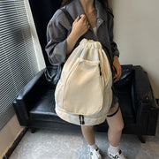 リュックサック スポーツバッグ デイパック レディース 女性 メンズ 男性 お揃い おそろい ペアルック 鞄 カバン フロントポケット サイドポケット プル紐 チャック ファスナー シンプル カジュアル クール かっこいい 可愛い かわいい キュート 通勤 通学