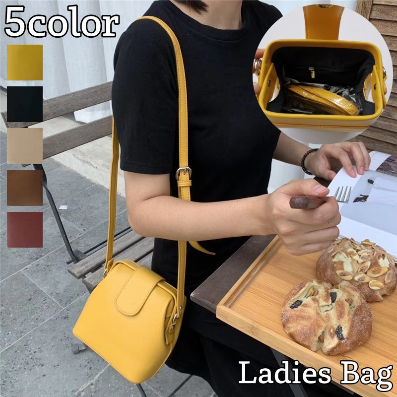ショルダーバッグ バケットバッグ バケツバッグ レディース 女性 鞄 カバン 斜め掛け 肩掛け 内ポケット フェイクレザー 長さ調節可能 ボタン マグネット 無地 単色 シンプル お洒落 かわいい お出かけ 普段使い 婦人用