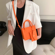 2way ショルダーバッグ フェルト コンパクト 小さめ ハンドバッグ レディース 女性 鞄 バッグ 手提げ 肩掛け 斜め掛け カードケース付き スクエア 無地 単色 シンプル 上品 かわいい おしゃれ お出かけ