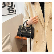 ショルダーバッグ ハンドバッグ 2wayバッグ レディース 鞄 かばん レザー調 ミニサイズ 小さめ 小さい コンパクト 肩掛け 斜め掛け おしゃれ かわいい 無地 大人 女性用