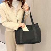 トートバッグ レディース 女性 鞄 カバン 手提げかばん 肩掛け ファスナー ジッパー A4 通勤 通学 マザーズバッグ 外ポケット 内ポケット サイドポケット 大容量 おしゃれ 無地 シンプル ブラック 黒 カジュアル フォーマル 軽量