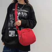 ショルダーバッグ 斜め掛け 肩掛け 男女兼用 メンズ レディース コンパクト ミニ 小さめ カジュアル 街歩き 鞄 カバン 無地 おしゃれ シンプル ファスナー 女性用 男性用 ブラック 黒 ベージュ