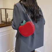 ショルダーバッグ 肩掛け鞄 レディース 女性 カバン チャック ファスナー チェーンストラップ 小型 小さめ リンゴ 林檎 青りんご グリーンアップル フルーツモチーフ 果物モチーフ フェイクレザー PUレザー カジュアル ポップ 可愛い かわいい キュート ガーリー フェミニン ユニーク おしゃれ