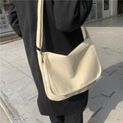 ショルダーバッグ 男女兼用 レディース メンズ 鞄 かばん カバン 肩掛け 斜め掛け 大容量 無地 単色 シンプル カジュアル 学生