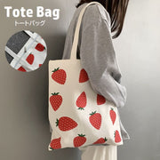 トートバッグ 鞄 レディース カバン 肩掛け 手提げ ファスナー イチゴ柄 帆布 四角形 大容量 女性用 婦人用 ジッパー 可愛い おしゃれ 普段使い 通学 キャンパス お出かけシーン